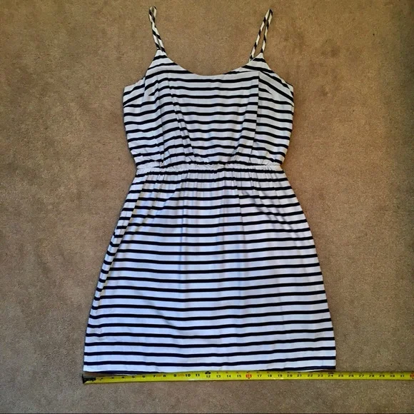 Old Navy Women's Sundress - Picture 5 of 12